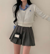 [Belied made] More twisted V-neck embroidery long-sleeved knit