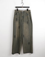 Pale hip lettering washed wide denim pants