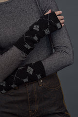 [20W]ARGYLE HANDWARMER / BLACK (4614353780854)