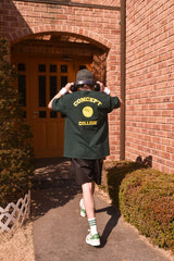 テニスボールクルーネックダークグリーンユニセックスTシャツ / Tennis ball crew neck dark green Unisex T-shirt
