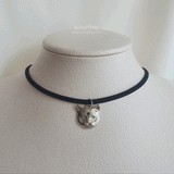 メルビーザキャットシリーズ - キャットフェイスチョーカー / Melbie the Cat Series - Cat Face Choker (Silver ver.) (FIFTY FIFTY Aran, Alice Sohee Necklace)