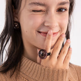 シグネイチャーボタンウィズニットリング/Merry,Motive signature button with knit ring (Wine)