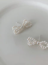 アイレットリボンパールピアス / [925silver] Eyelet ribbon pearl earrings