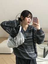エリカストライプVネックニット