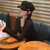 エンブロイダリーリブドUネックロングスリーブTシャツ
