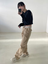 Waist point two tuck slacks