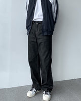 ストレートブラックデニムパンツ