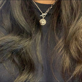 シンプルスマイルユニークコイントグルバーチェーンネックレス / si Simple Smile Unique Coin Toggle Bar Chain Necklace