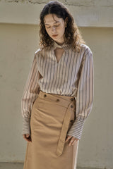 カラーカットアウトシャツ/COLLAR CUTOUT SHIRT_BEIGE