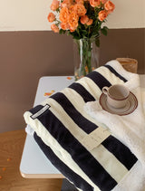 Retro stripe microfiber lamb fleece blanket - 150x200cm - Black