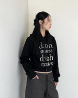 セミクロップシーズンロゴエンブロイダリーフーディ