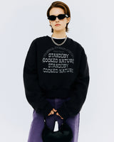 スプレーアーチロゴクロップスウェット/SPRAY ARCH LOGO CROP SWEATSHIRT-CHARCOAL