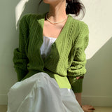 オールデイツイストVネックカーディガン / [Bellide made] All-Day Twist V-Neck Cardigan