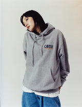 セリフエンブレムフーディー / SERIF EMB HOODIE GREY(CV2CFUM403A)