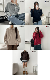 Lock Fleece Collar Button Cropped Sweatshirt