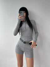 Two-piece ribbed slim pants (Belt included)