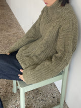 Mutual twist zip up knit 