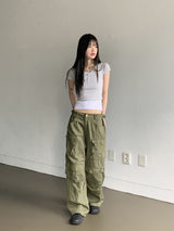 ストライプボタンVネックスリットクロップ半袖Tシャツ / Kaku Stripe Button V-Neck Slit Crop Short Sleeve T-Shirt