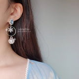 アイシーブルームイヤリング / Icy Bloom Earring - Light Blue