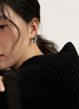 boom flower earring - silver