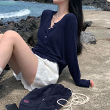 リブドボタンラウンドTシャツ