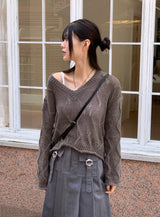 Siren Wave Punching Layered V-neck Cropped Long-Sleeved Knitwear