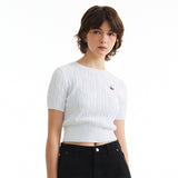 スモールチェリーケーブルクロップ丈のショットスリーブニット／SMALL CHERRY CABLE CROP SHORT SLEEVE KNIT [WHITE]