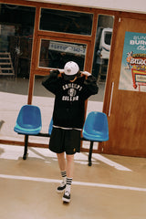 クラシックビッグロゴパーカ・ブラック［ユニセックス］/ Classic Big Logo Unisex Black Hoodie