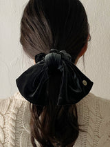 Vintage Mood Cameo Velvet Ruffle Scrunchie[Deep Green] 