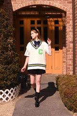 ライトグリーンCパッチvネックニットベストユニセックス / Light Green C Patch V-neck Ivory Knitwear Vest