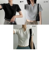 スティッチ VスリットクロップドショートスリーブTシャツ / Stitch V-slit cropped short-sleeved T-shirt