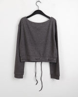 ポッツアイレットストラップオフショルダーTシャツ