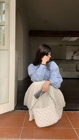 Back point shoulder puff collar blouse