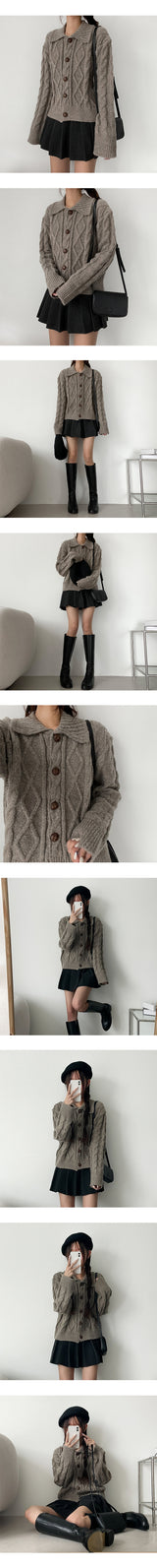 Wooden buttons Twisted collar knit cardigan