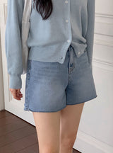 Thin and Fit Cut Capri Slit Denim Pants (2color)