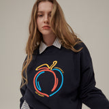 ピーチエンボスドプリントスウェットシャツ / PEACH EMBOSSED PRINT SWEATSHIRT_NAVY