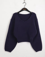 Bien off-shoulder two-way button slit V-neck long sleeve knit