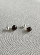 スモーキークオーツボールピアス