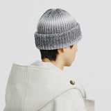 ウールブレンドニットグラデーションビーニー / WOOL BLENDED KNIT GRADATION BEANIE GREY