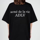 ベイビーフェイスアップルガール半袖Tシャツ ブラック