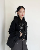 セミクロップシーズンロゴエンブロイダリーフーディ