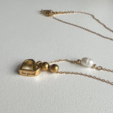 レタリングハートフレッシュウォーターパールボールゲストネックレス / loys Lettering Heart Fresh Water Pearl Ball Guest Necklace