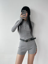 Two-piece ribbed slim pants (Belt included)