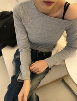 ファニーダイアグナルスリムオフショルダーTシャツ