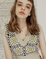 GRANNY SQUARE V-NECK CROP VEST  SAND BEIGE (6691440001142)