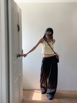 モメオンレタリング刺繍サスペンダークロップドノースリーブ / Momeon lettering embroidered suspenders cropped sleeveless