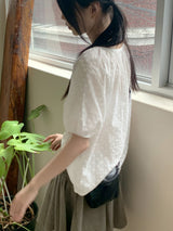 リクルビンテージフラワーパンチングパフ半袖ブラウス / Rikle Vintage Flower Punching Puff Short-Sleeved Blouse