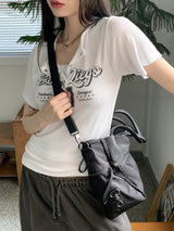 ビゼンY2Kレタリングスナップボタンリブクロップド半袖Tシャツ / Vizen Y2K Lettering Snap Button Ribbed Cropped Short-Sleeved T-Shirt