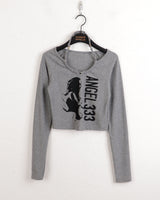 フックルビーズホルターストラッププリント長袖Tシャツ / hook beaded halter thong print long sleeve t-shirt
