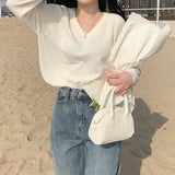 [Bellide made] Soft loose V-neck knitwear
